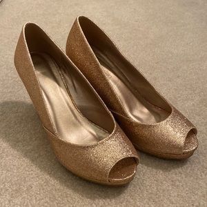 Dream Pairs Revea Gold Glitter Open Toe Wedge Heels Shoes Size 7.5